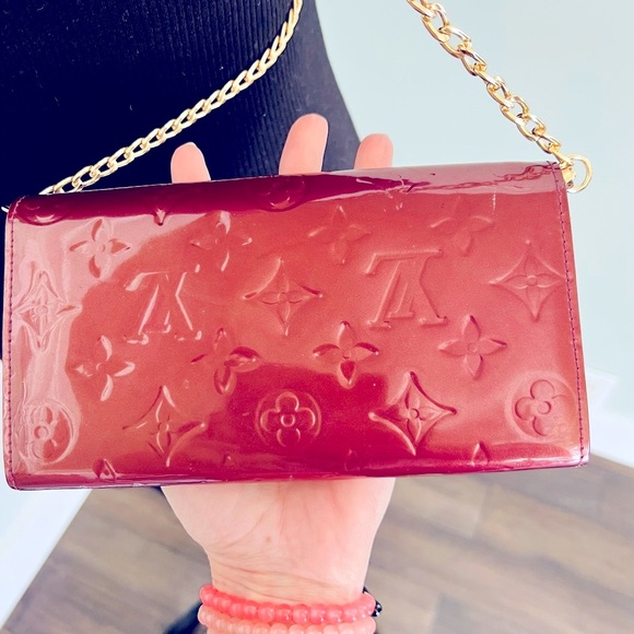 SOLD-Authentic Louis Vuitton Vernis Portefeuille Sarah Wallet Purple - Picture 9 of 14